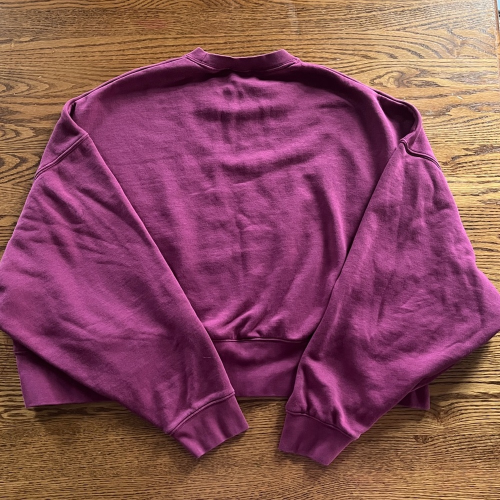 Women’s Nike Phoenix Fleece Oversized Crop Crewneck Sweatshirt - Picture 3 of 5